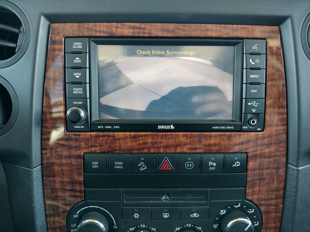 Used 2008 Jeep Commander Limited w/ Trailer Tow Group IV image 4