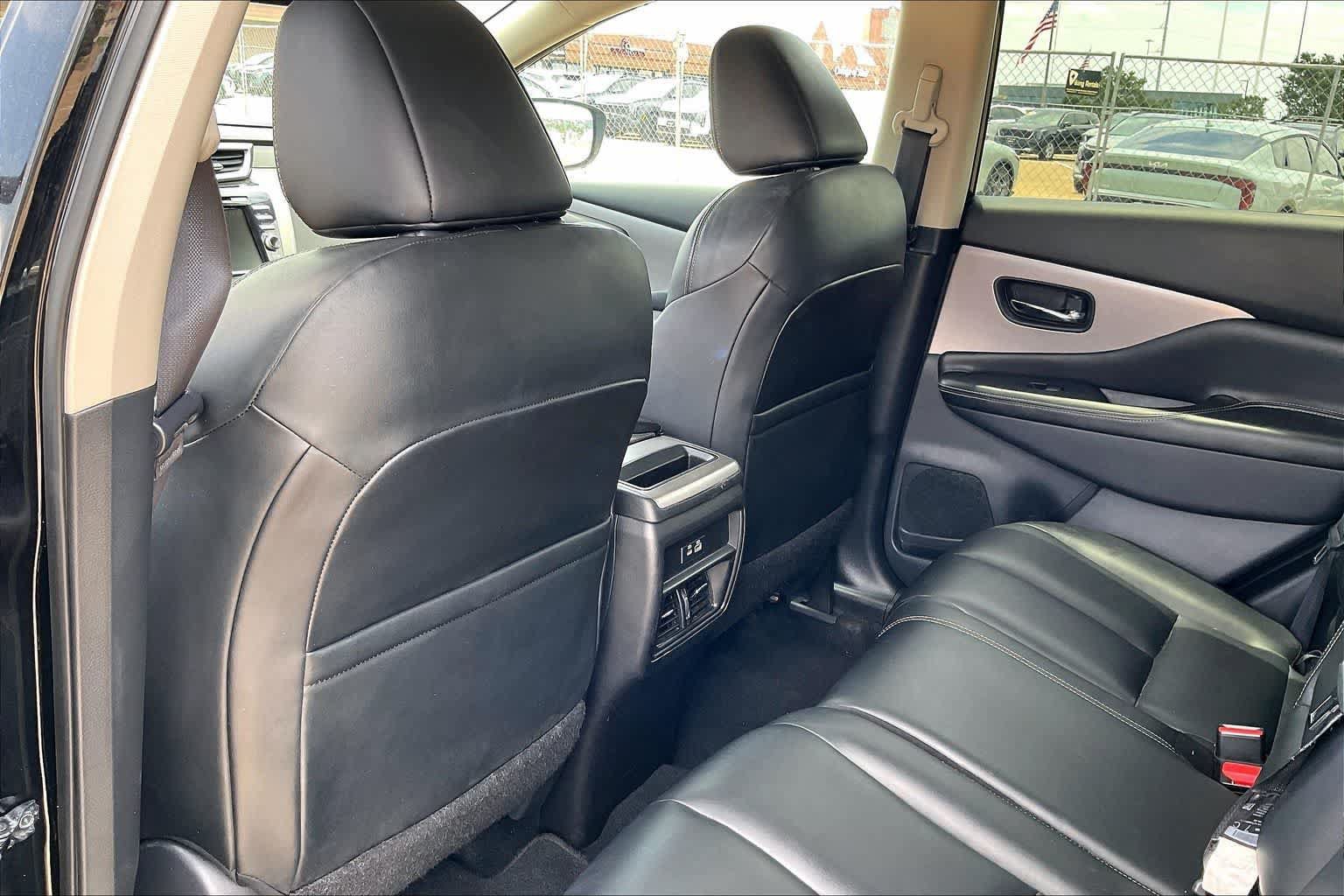 Used 2023 Nissan Murano SV FWD image 11