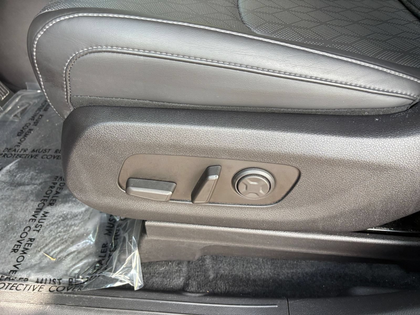 Used 2026 Kia Carnival FWD image 24
