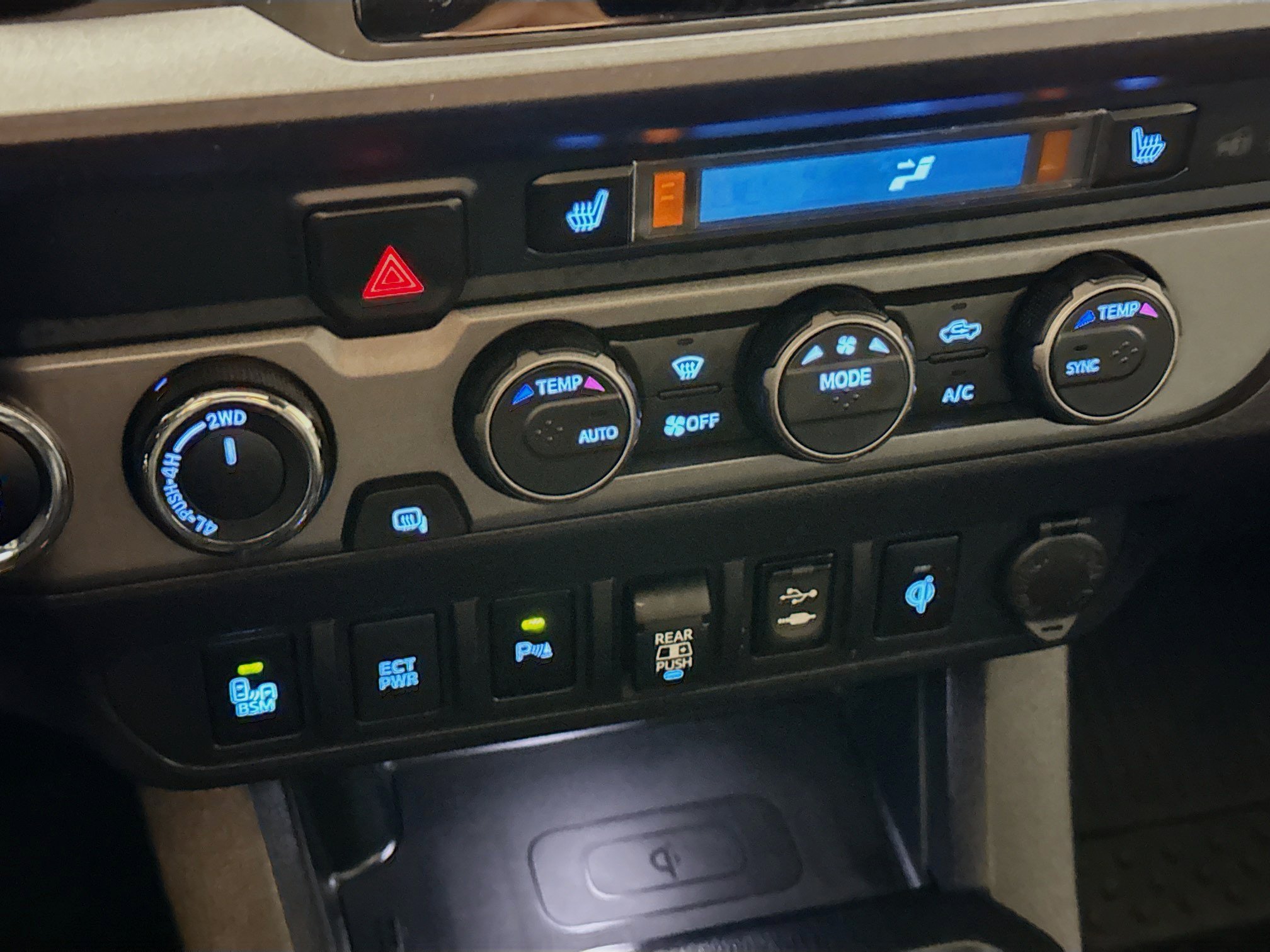 Certified 2019 Toyota Tacoma TRD Sport AWD/4WD image 18