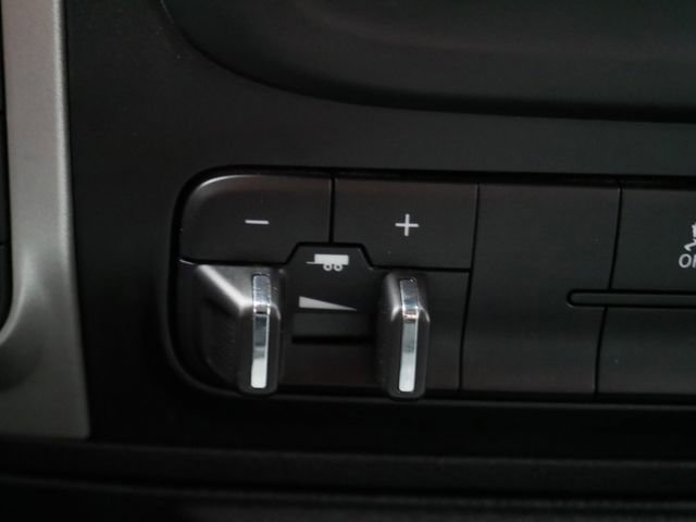 Used 2017 RAM 1500 Classic SLT AWD/4WD image 25