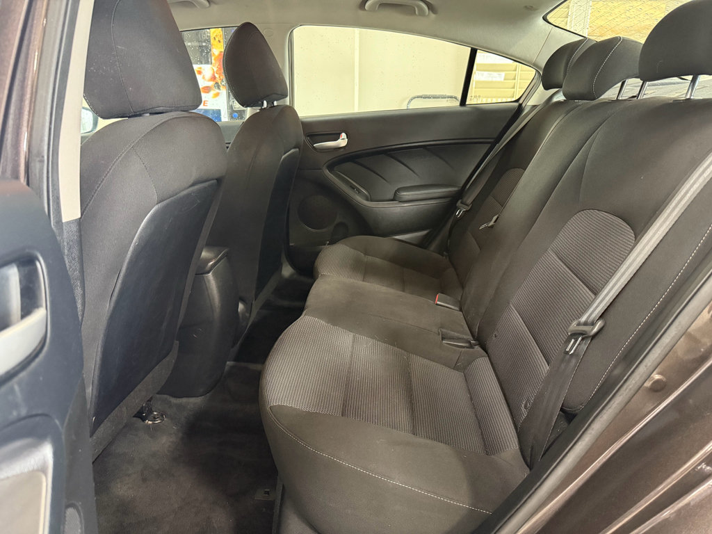 Used 2018 Kia Forte LX FWD image 12