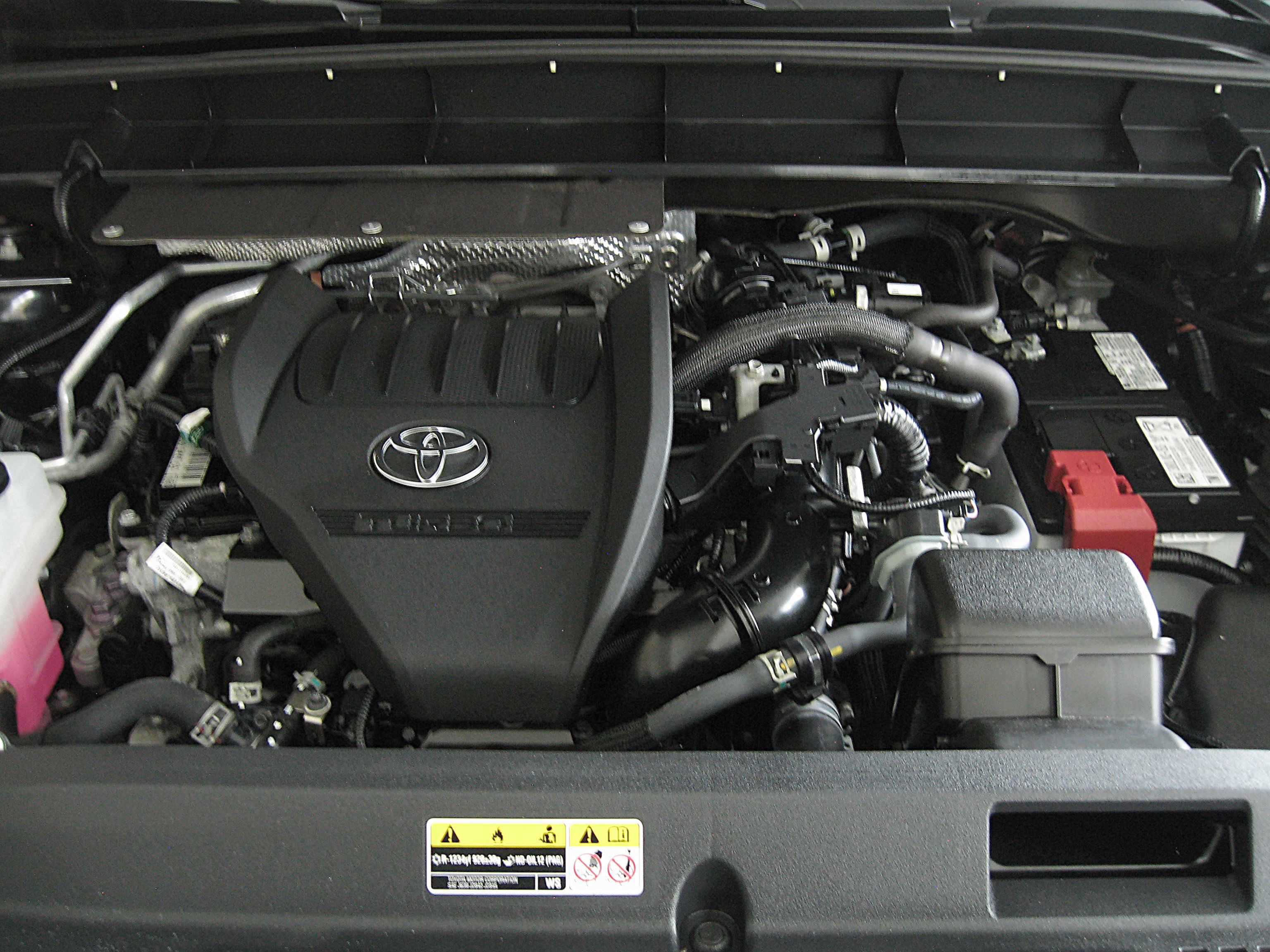 Used 2023 Toyota Highlander XLE image 32