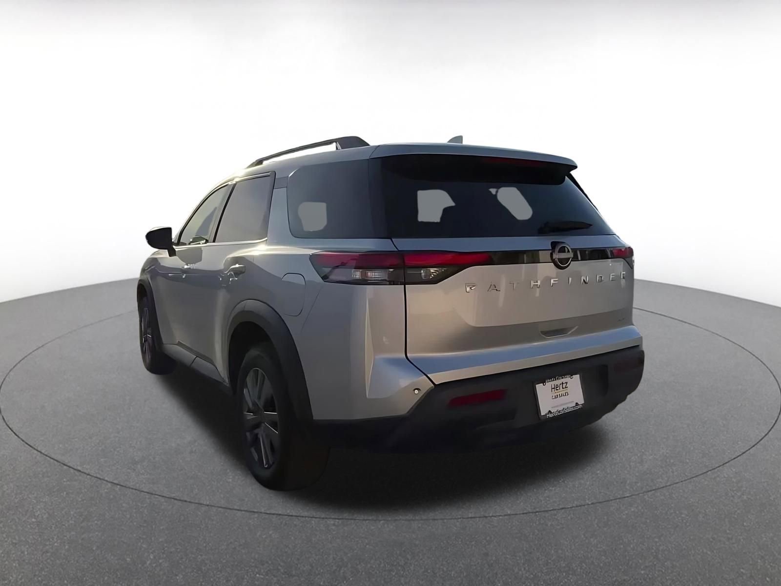 Used 2025 Nissan Pathfinder SV AWD/4WD image 11