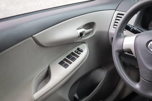 Used 2010 Toyota Corolla LE FWD image 29