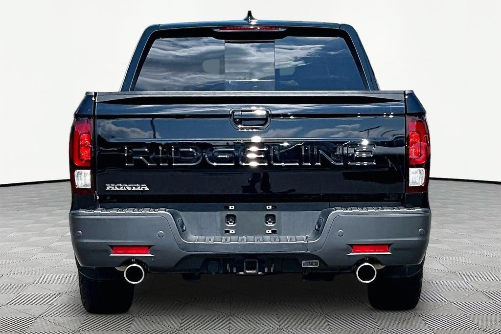 Used 2025 Honda Ridgeline Black Edition image 7