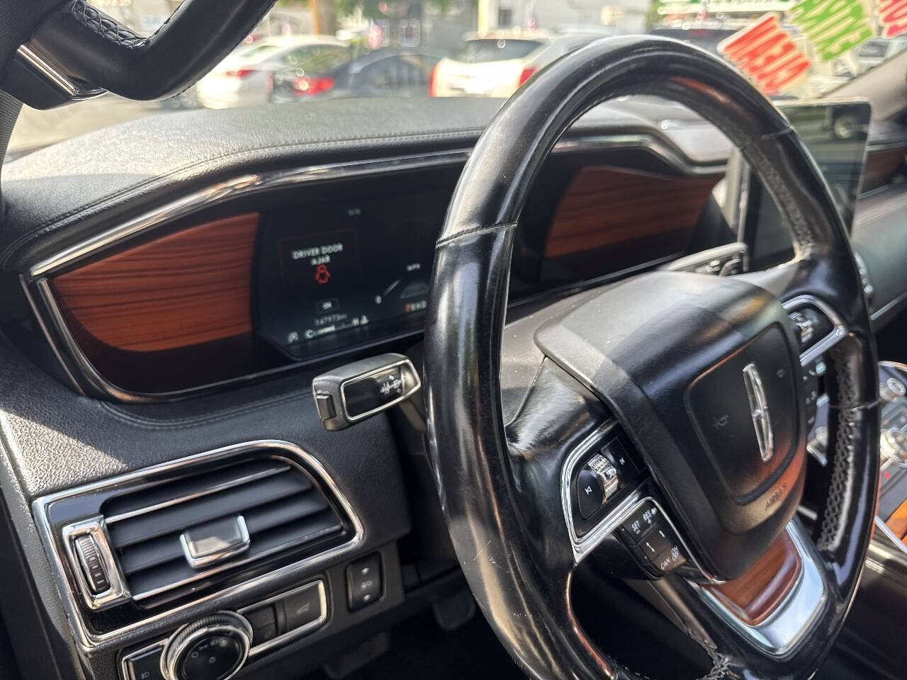 Used 2018 Lincoln Navigator Select w/ Technology Package AWD/4WD image 18