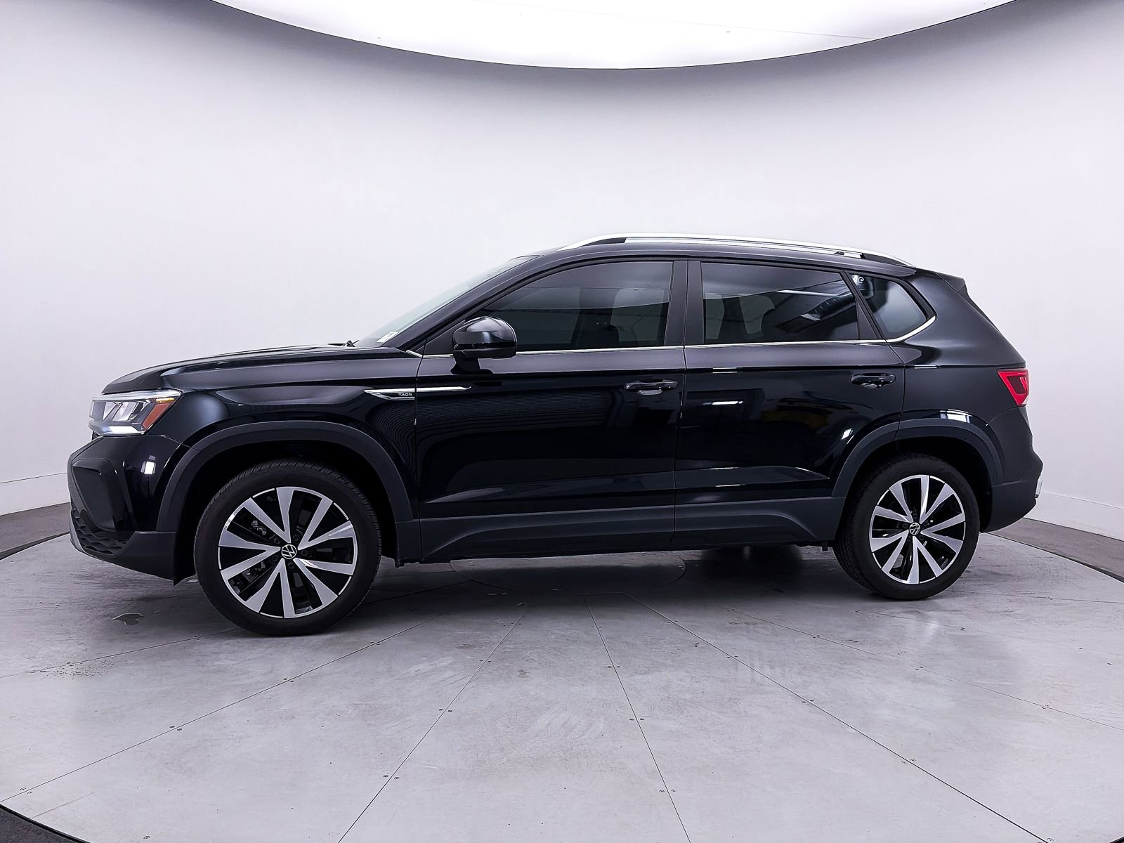 Used 2023 Volkswagen Taos SE FWD image 38