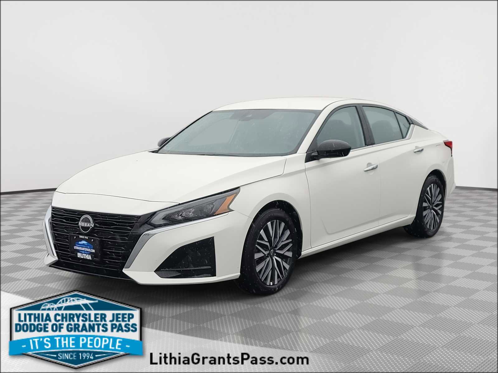 Used 2025 Nissan Altima 2.5 SV FWD image 1