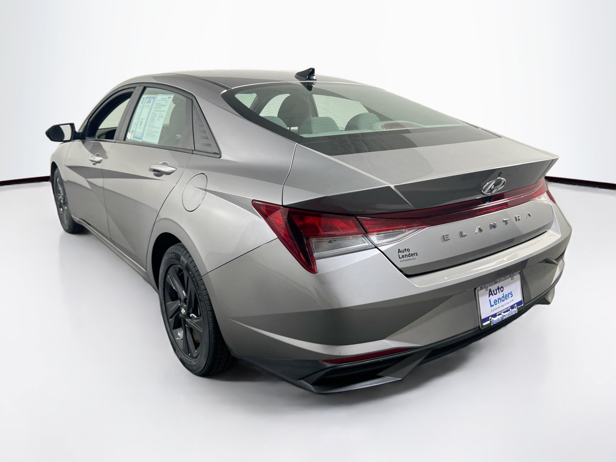 Used 2023 Hyundai Elantra SEL w/ Cargo Package FWD image 7