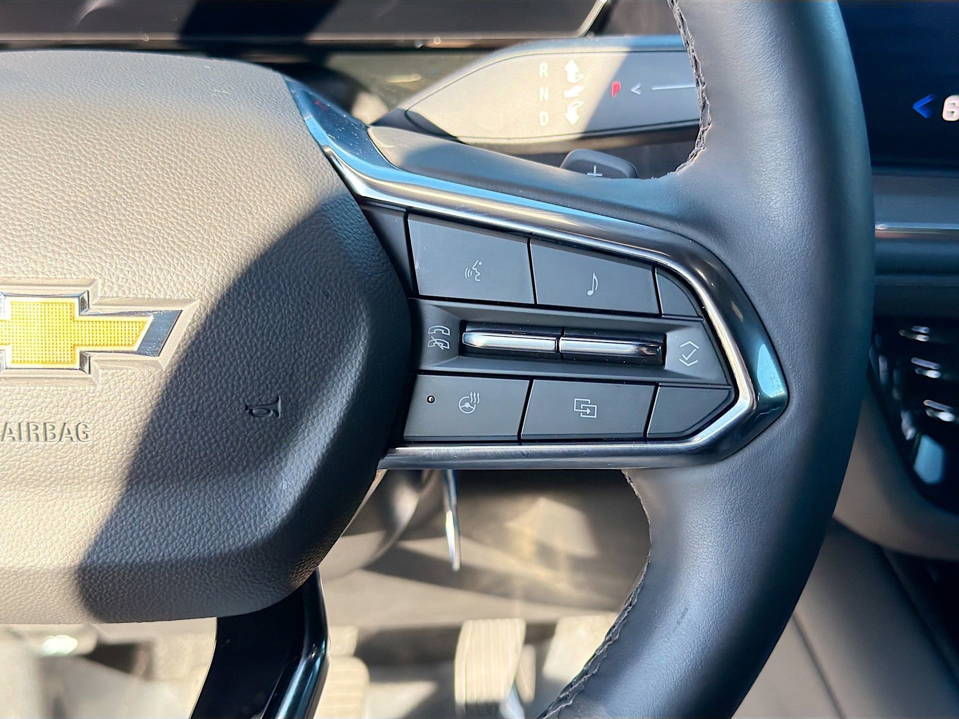 Used 2025 Chevrolet Suburban High Country image 39