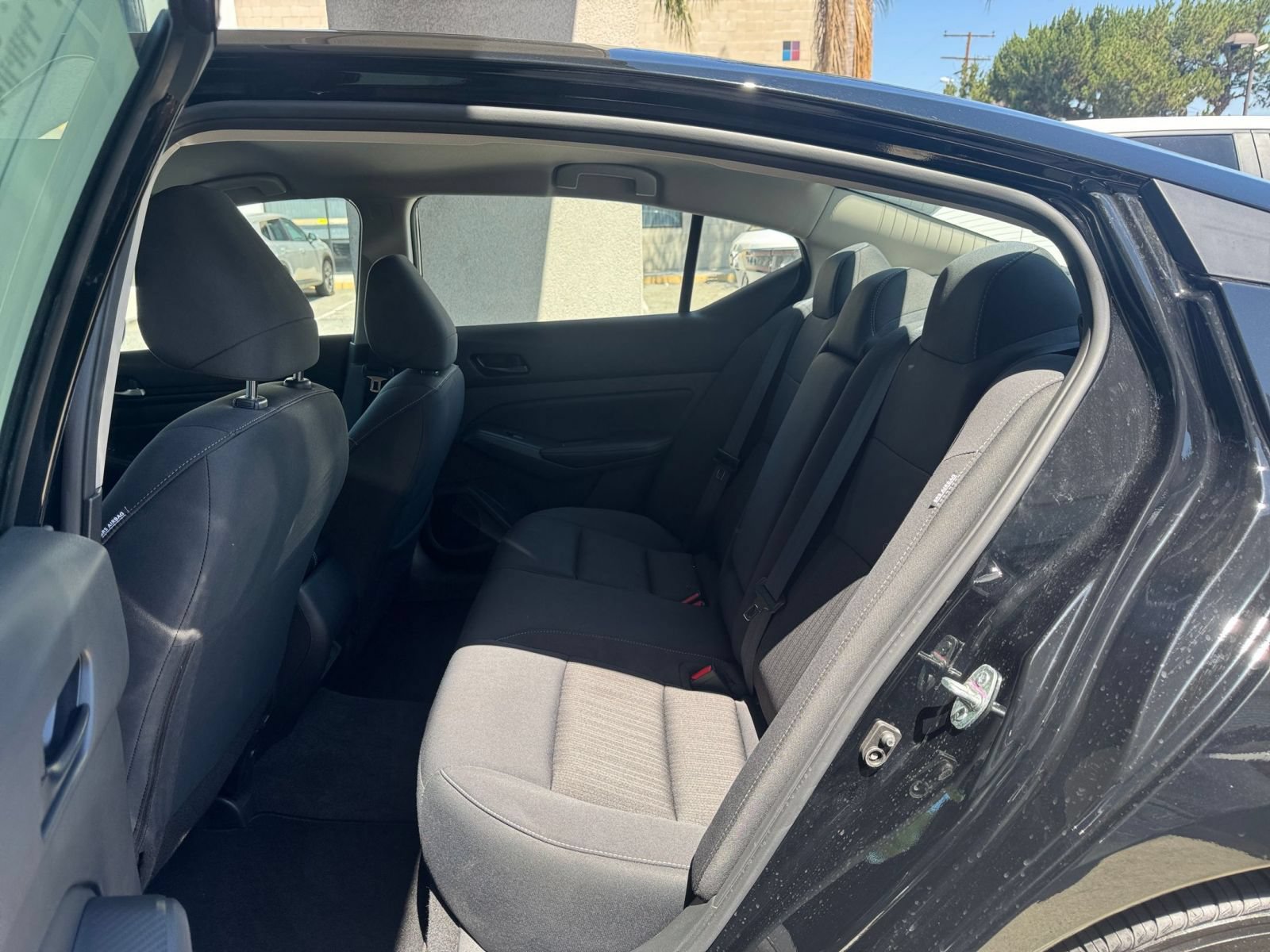 Used 2025 Nissan Altima 2.5 SV FWD image 27