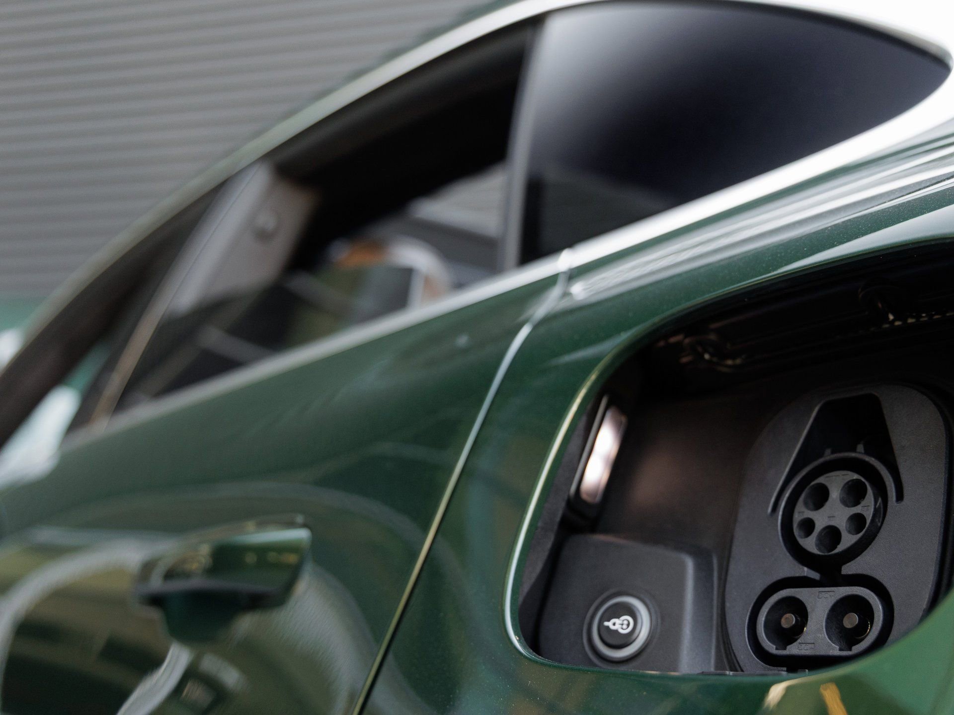 New 2024 Porsche Macan Turbo Electric image 28