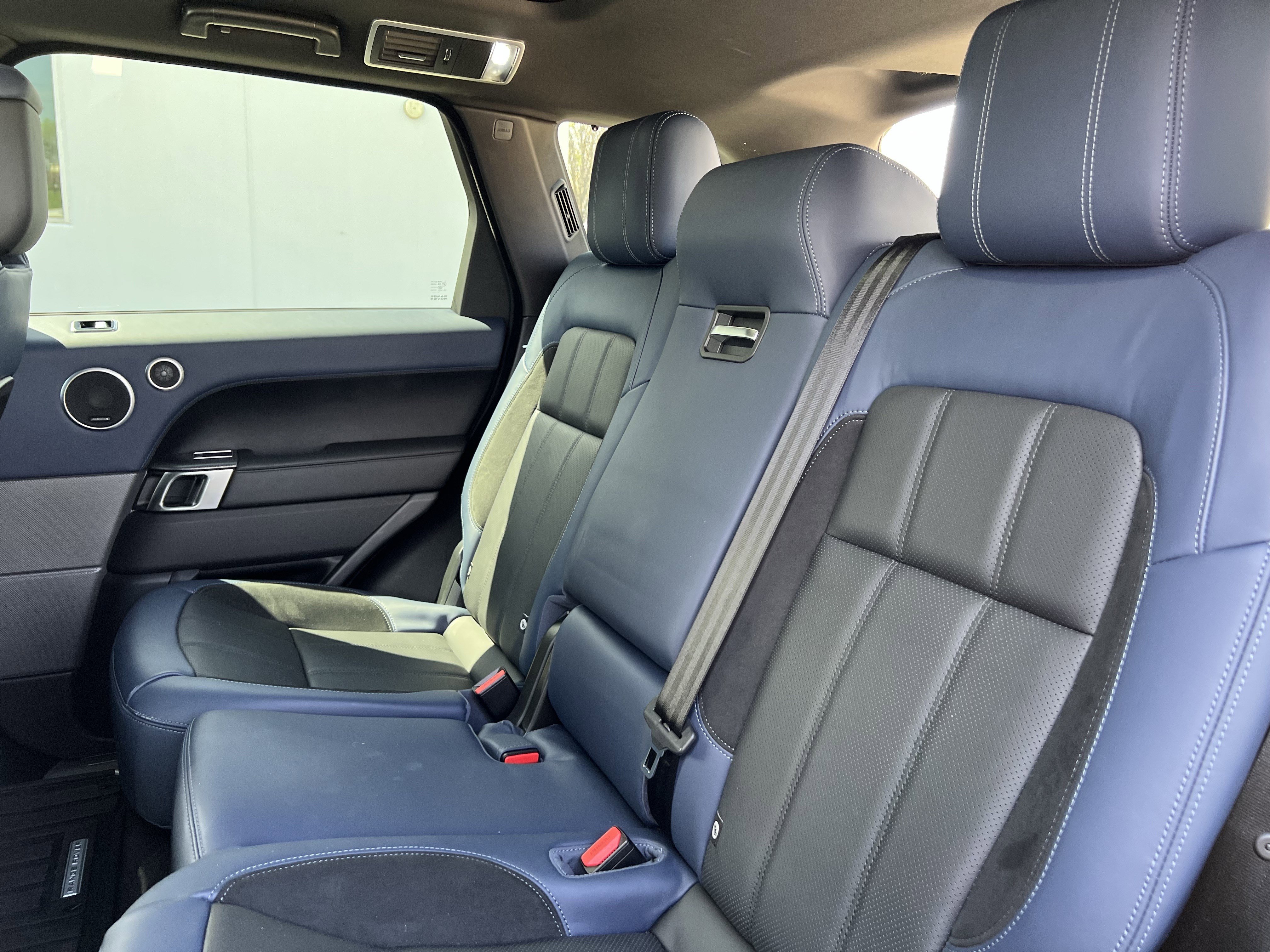 Used 2022 Land Rover Range Rover Sport HST image 32