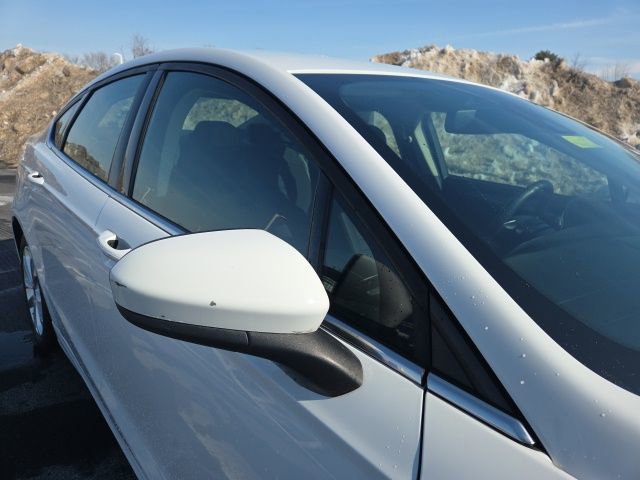 Used 2020 Ford Fusion SE image 3