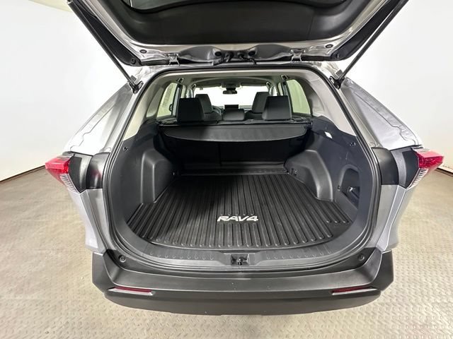 Used 2023 Toyota RAV4 LE AWD/4WD image 13