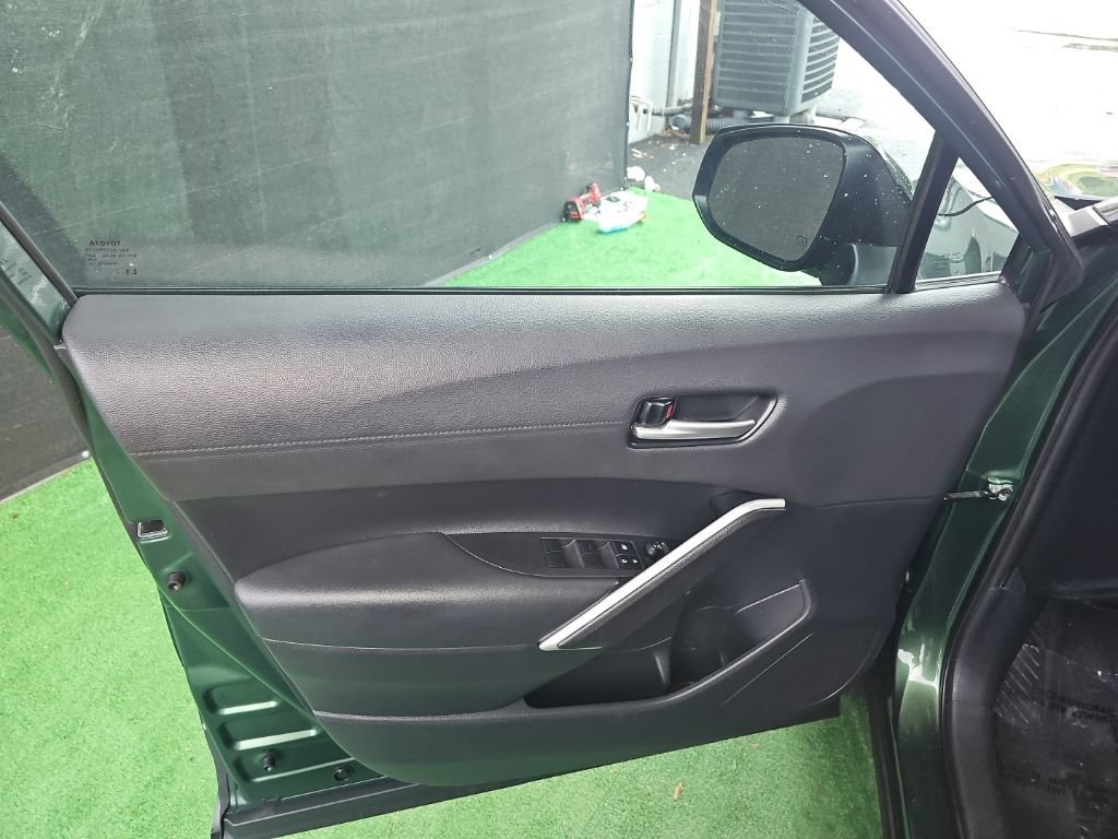 Used 2025 Toyota Corolla Cross XLE AWD/4WD image 28