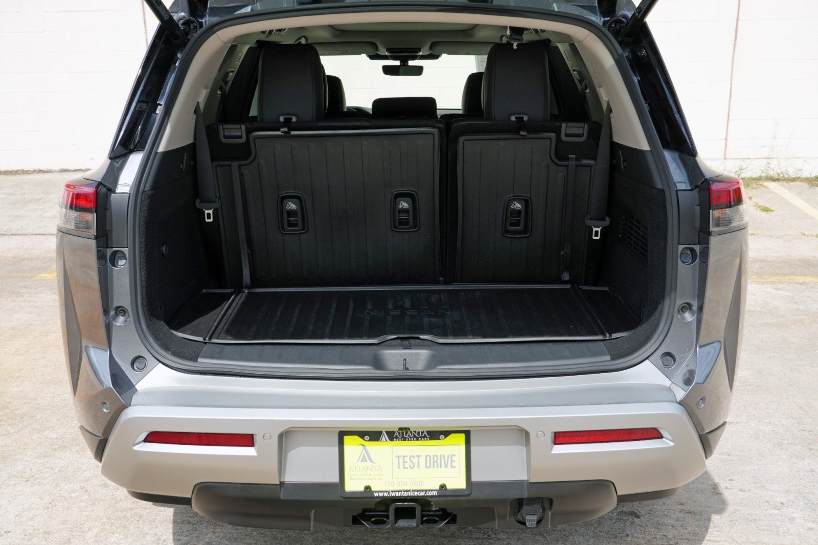 Used 2025 Nissan Pathfinder Platinum w/ Cargo Package AWD/4WD image 8