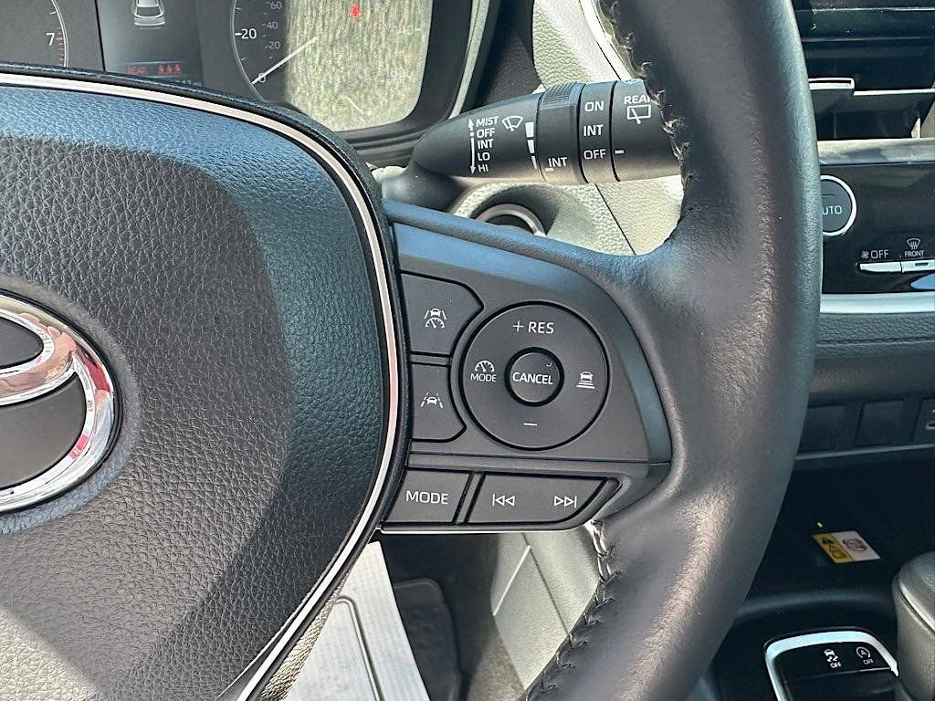 Certified 2023 Toyota Corolla Cross LE image 21