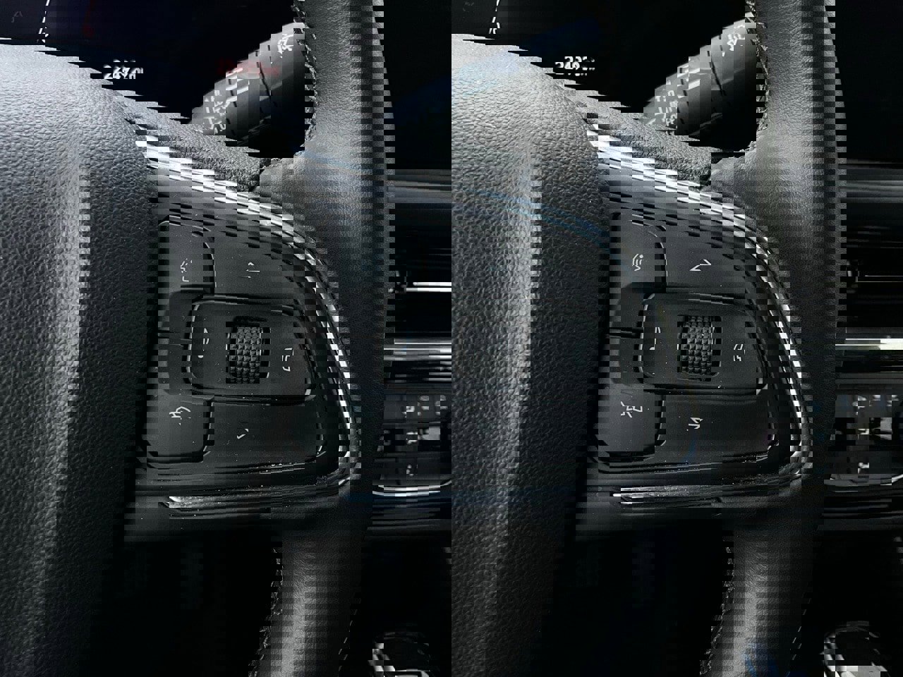 Used 2025 Buick Envista Sport Touring image 33