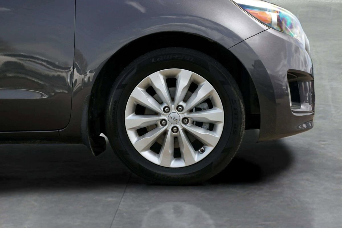 Used 2015 Kia Sedona EX FWD image 9
