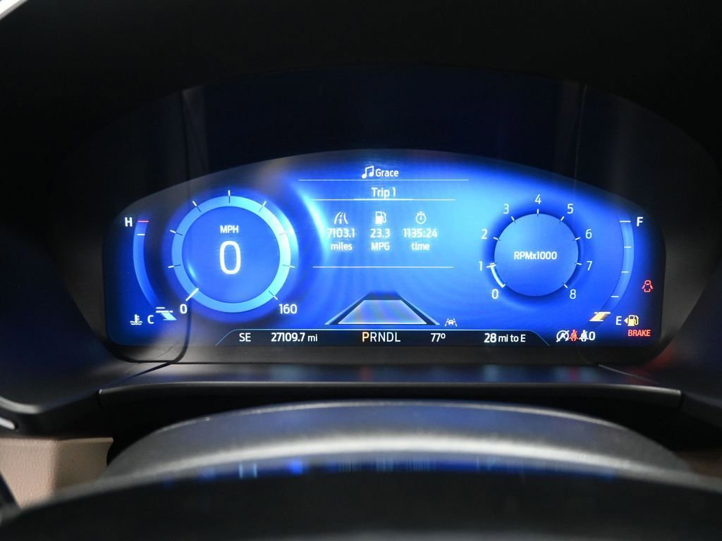 Certified 2022 Ford Escape Titanium w/ Class II Trailer Tow Package image 14