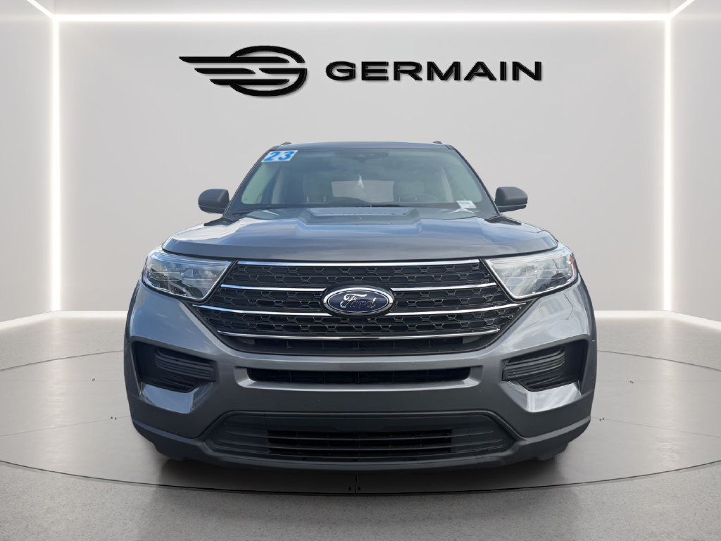 Used 2023 Ford Explorer XLT RWD image 2