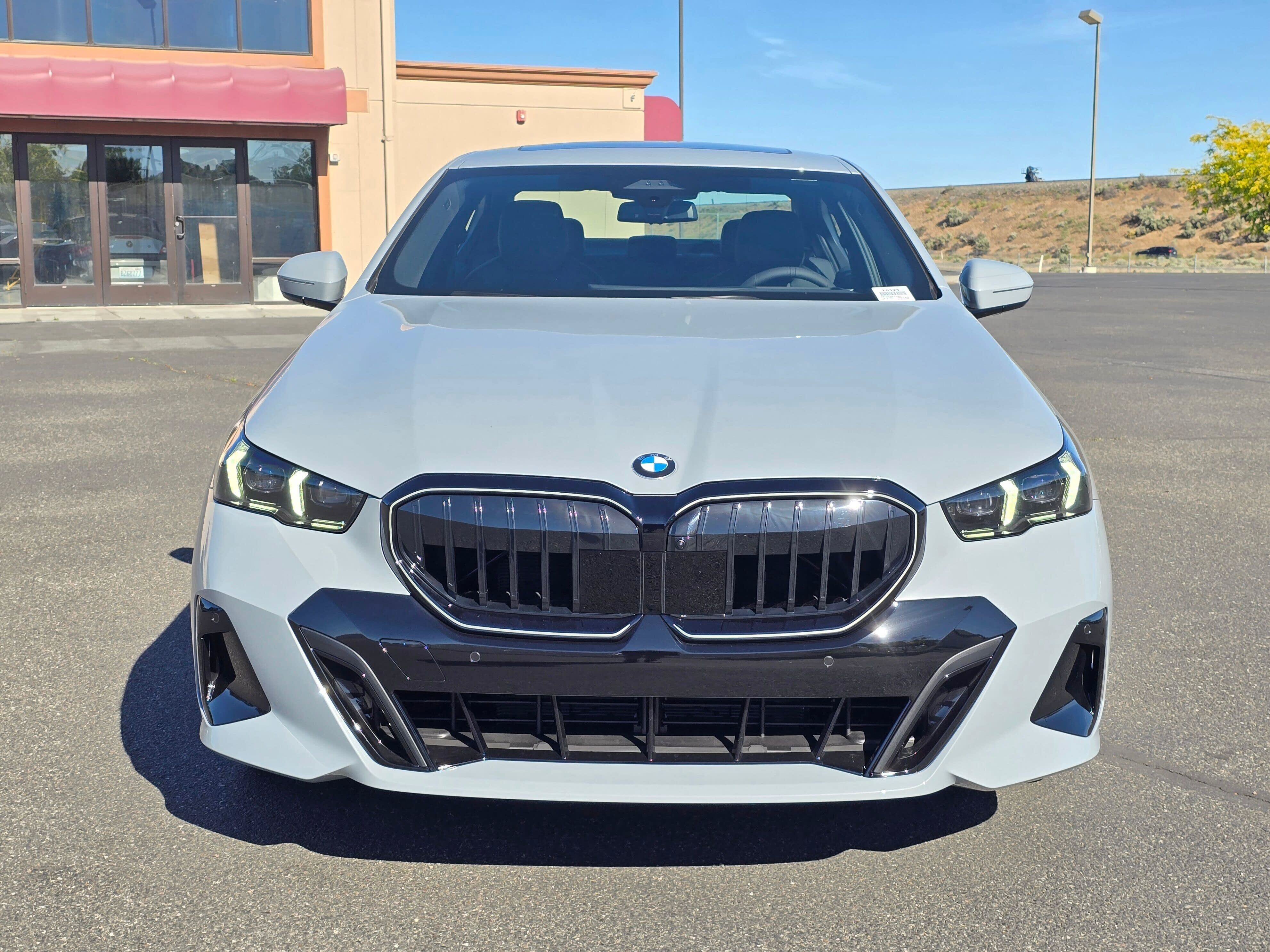 New 2027 BMW 530i xDrive w/ M Sport Package AWD/4WD image 6