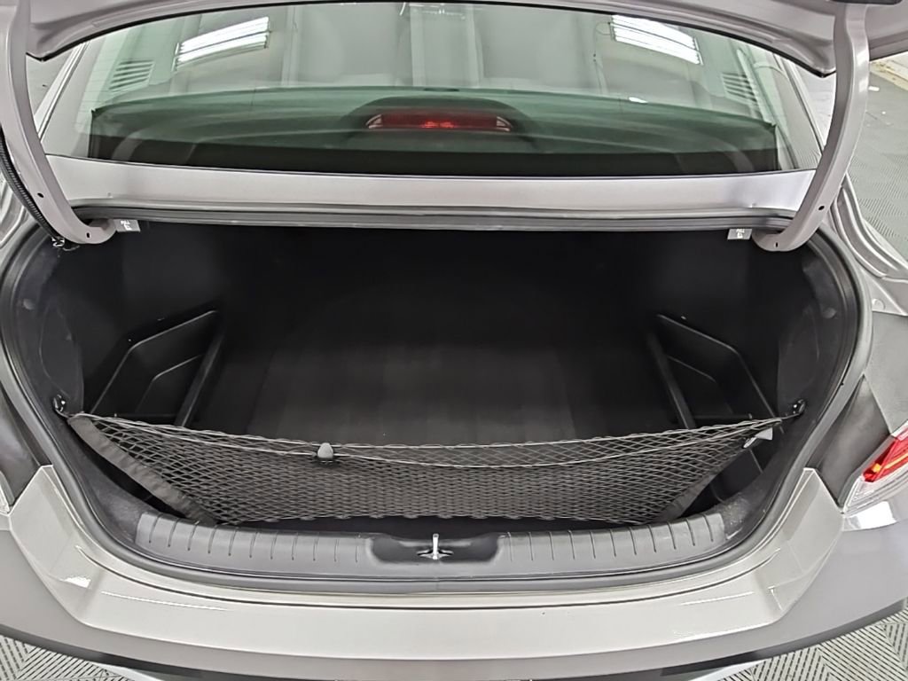 Used 2024 Hyundai Elantra SEL w/ Convenience Package image 35