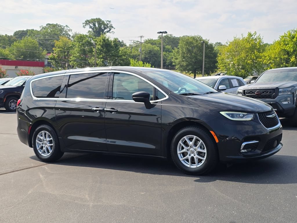 Used 2023 Chrysler Pacifica Touring-L