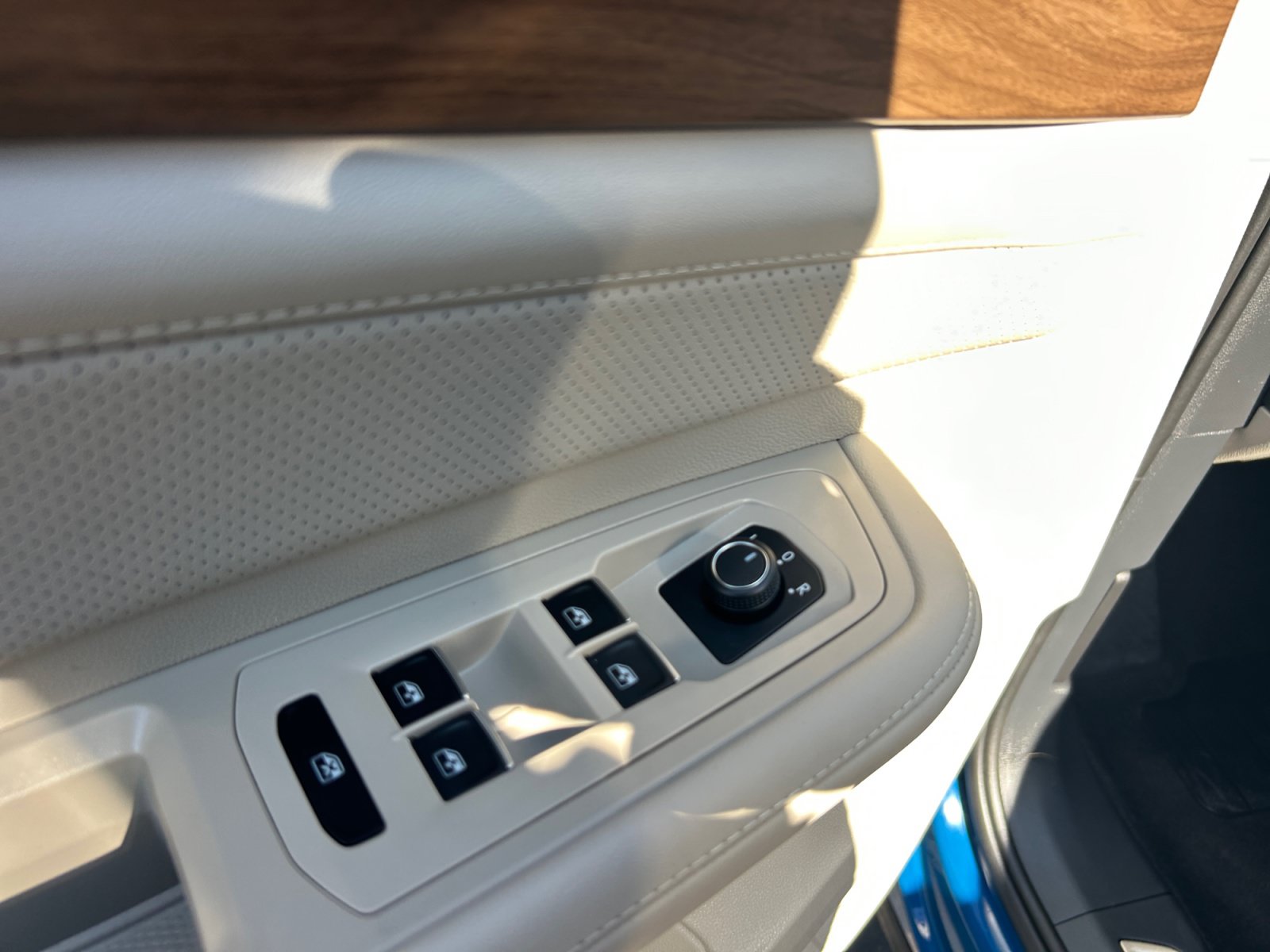 Certified 2026 Volkswagen Atlas SE FWD image 13