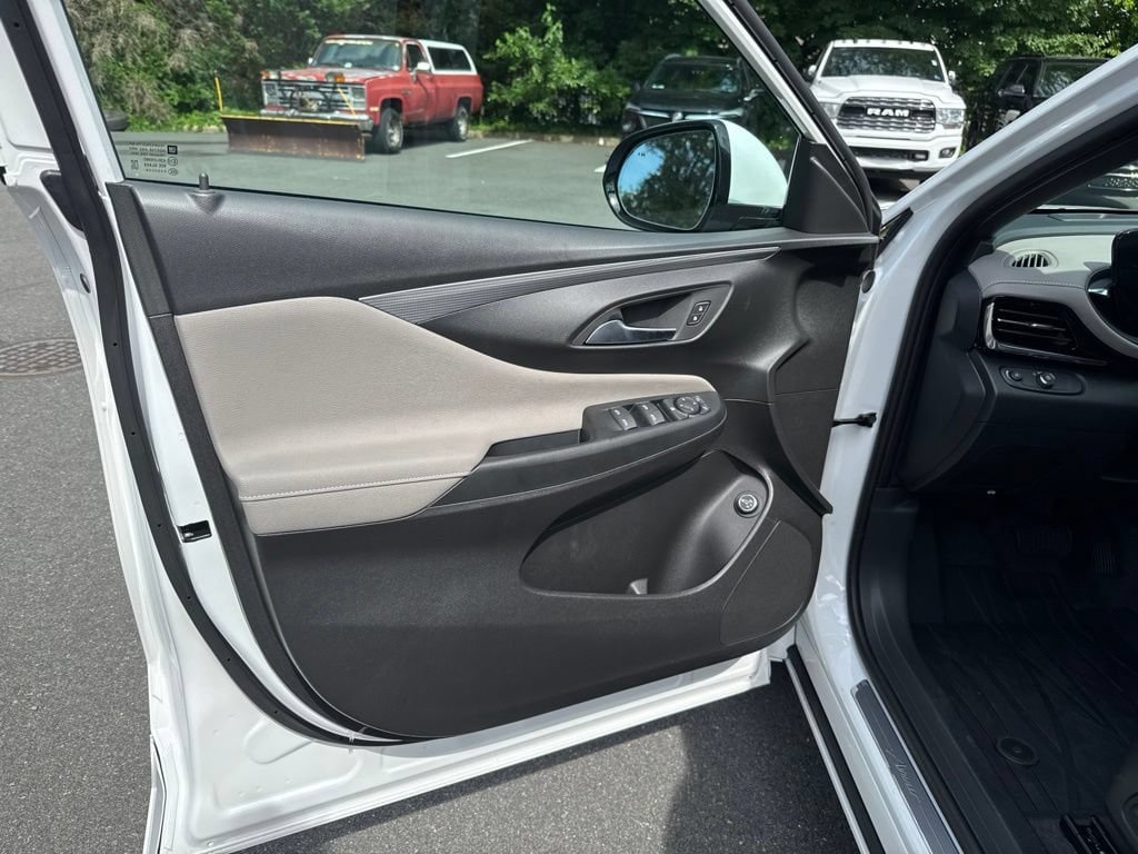 New 2026 Buick Envista Sport Touring FWD image 19