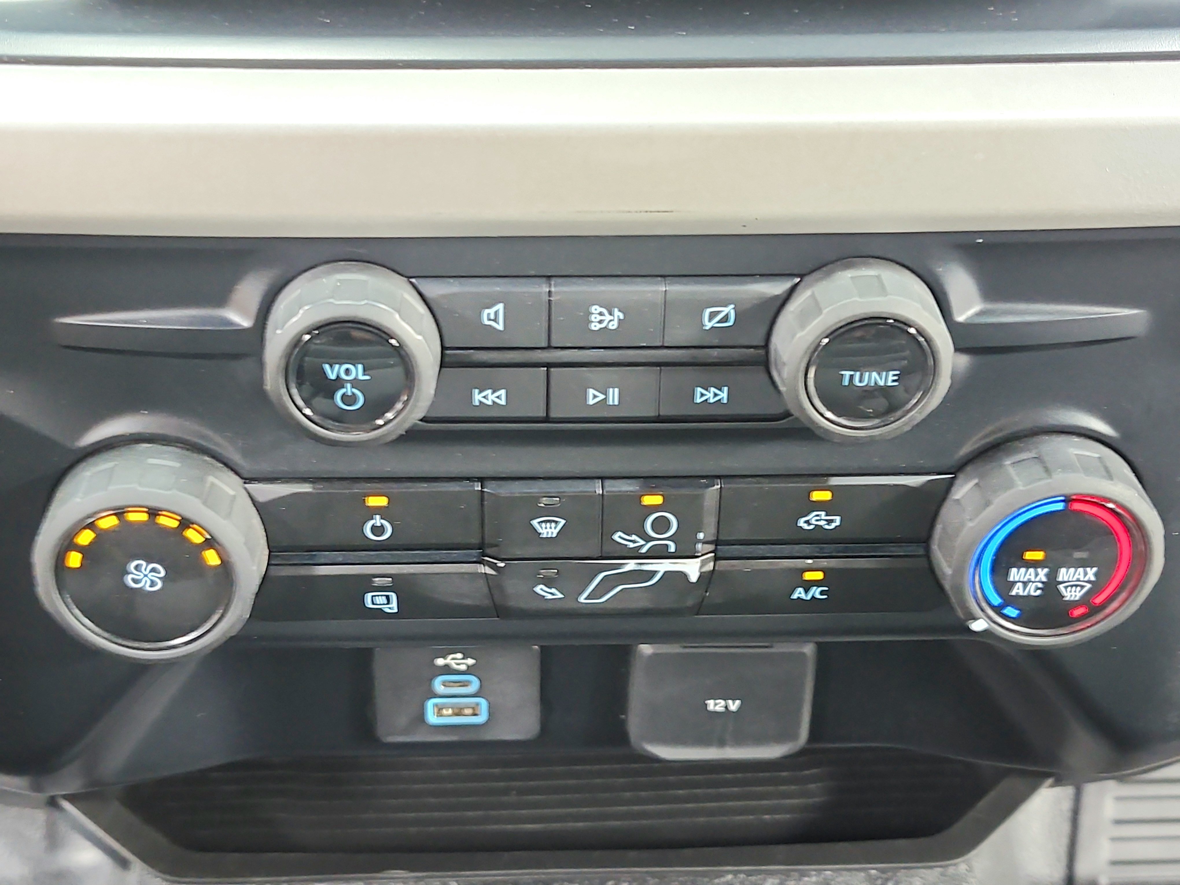 Used 2024 Ford F250 XL w/ FX4 Off-Road Package AWD/4WD image 31
