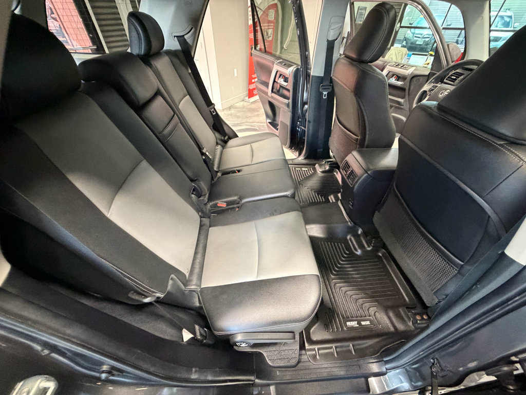 Used 2017 Toyota 4Runner SR5 AWD/4WD image 58