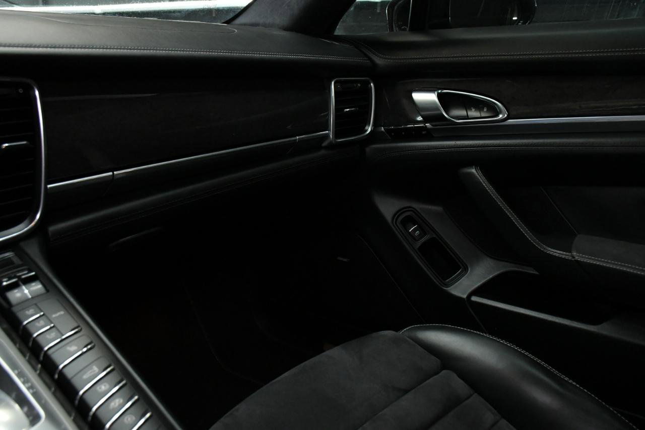 Used 2013 Porsche Panamera GTS image 31