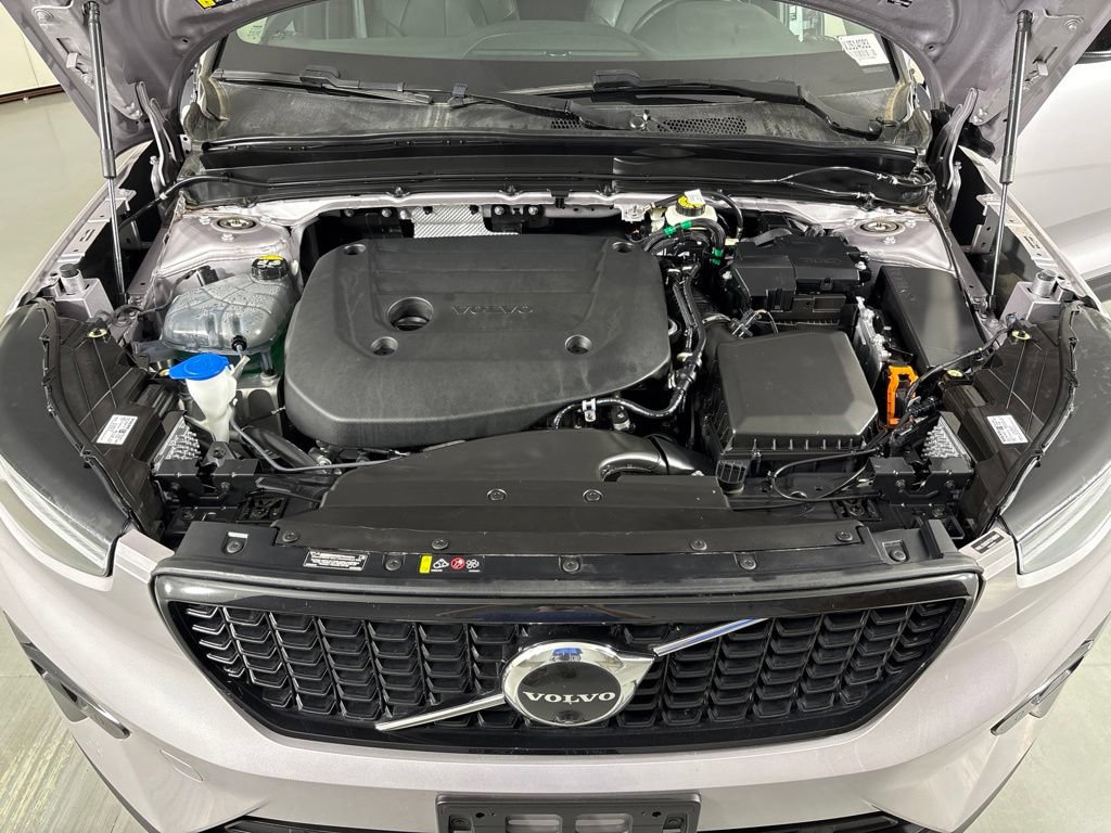 Used 2026 Volvo XC40 B5 Plus AWD/4WD image 45