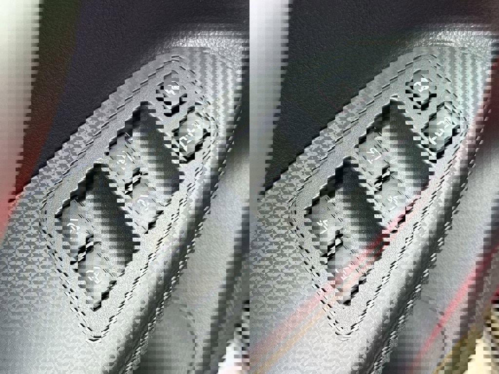 Used 2025 Mitsubishi Eclipse Cross Black Edition image 14