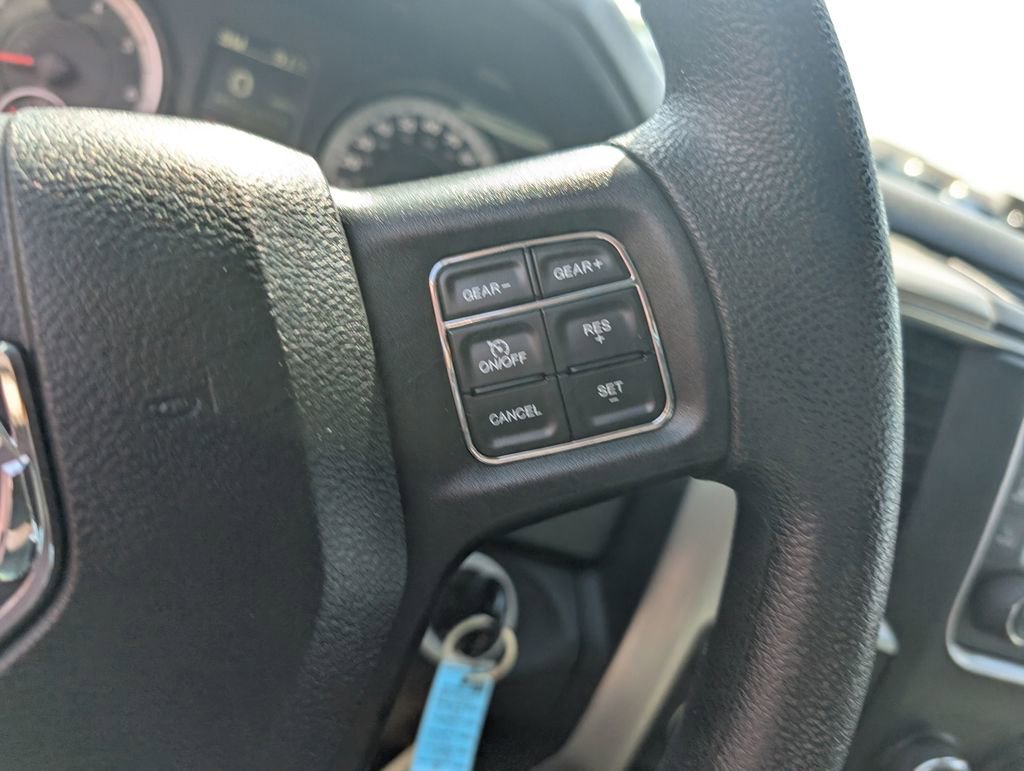 Used 2016 RAM 1500 Classic SLT w/ SLT Plus D￩cor Group AWD/4WD image 19