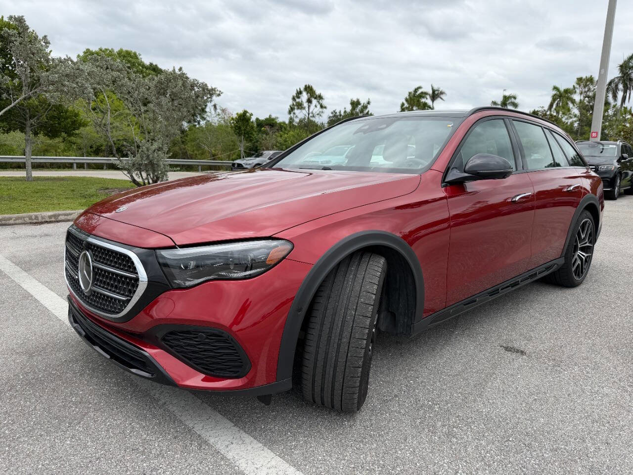 Used 2024 Mercedes-Benz E 450 4MATIC All-Terrain Wagon image 4