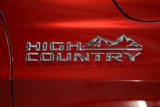 Used 2023 Chevrolet Suburban High Country image 14