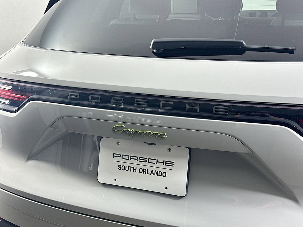 Certified 2023 Porsche Cayenne Platinum Edition image 34