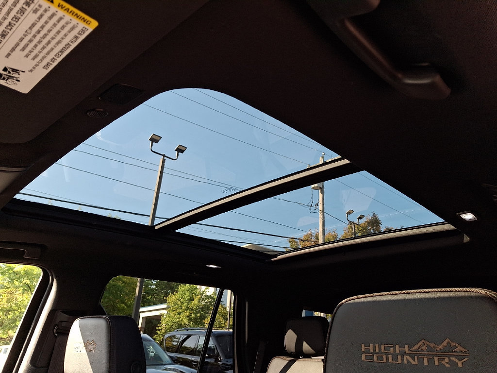 Used 2023 Chevrolet Tahoe High Country w/ LPO, Illumination Package AWD/4WD image 15