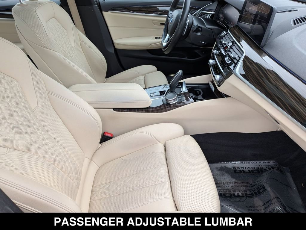 Certified 2022 BMW 530i xDrive w/ Premium Package AWD/4WD image 30
