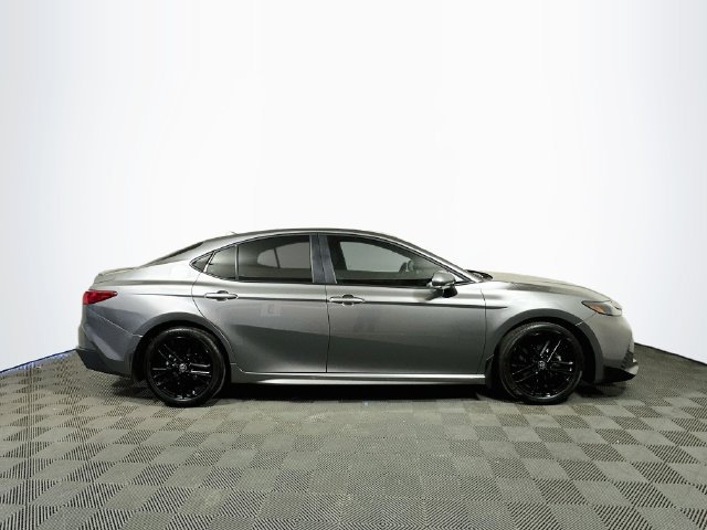 Used 2025 Toyota Camry SE FWD image 9