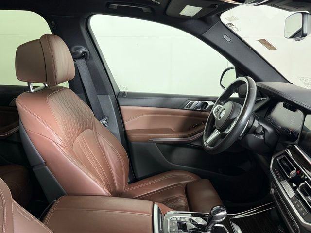Used 2021 BMW X5 xDrive40i w/ M Sport Package image 32