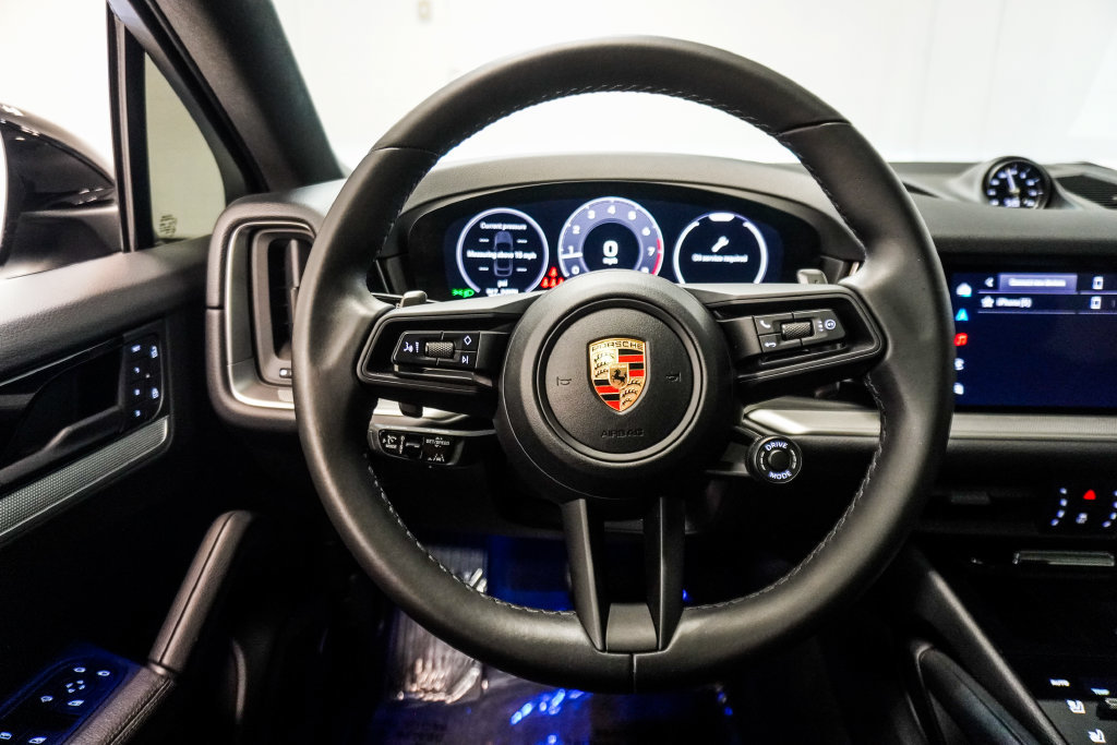Used 2024 Porsche Cayenne Coupe AWD/4WD image 15