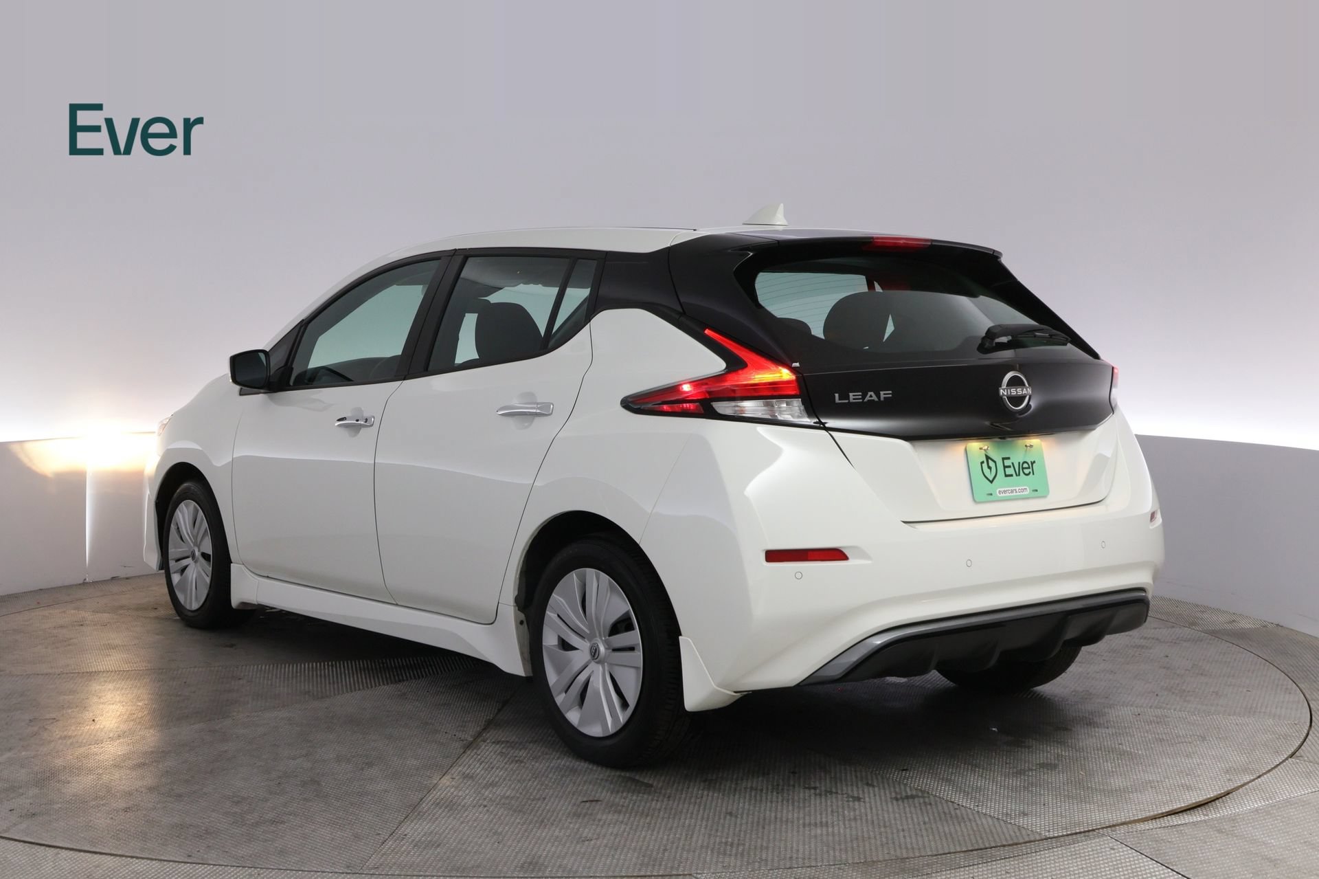 Used 2025 Nissan Leaf S FWD image 17