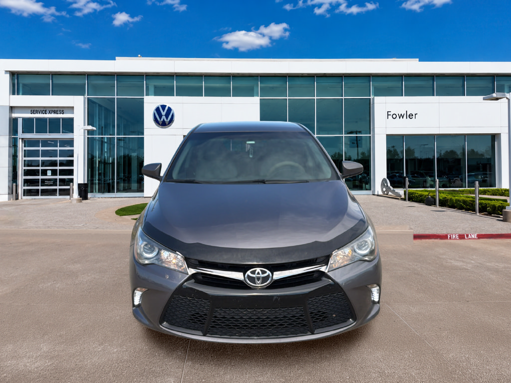 Used 2017 Toyota Camry SE FWD image 2