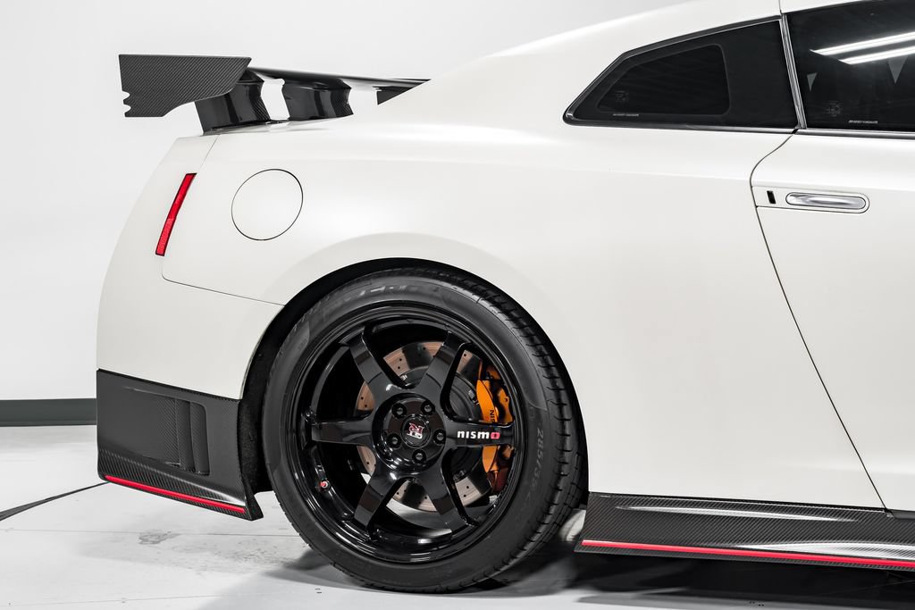 Used 2016 Nissan GT-R NISMO AWD/4WD image 44