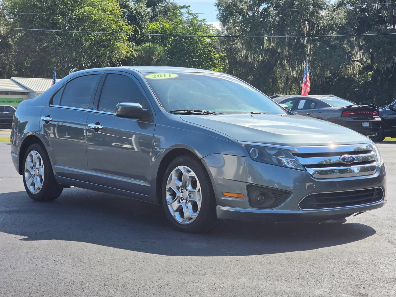 Used 2011 Ford Fusion SE FWD image 3